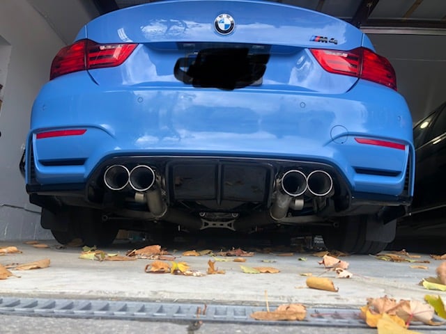 ABS Gloss Black V Style Rear Bumper Diffuser W/LED Brakelight - BMW M3/M4 F80/F82/F83 2015-2020