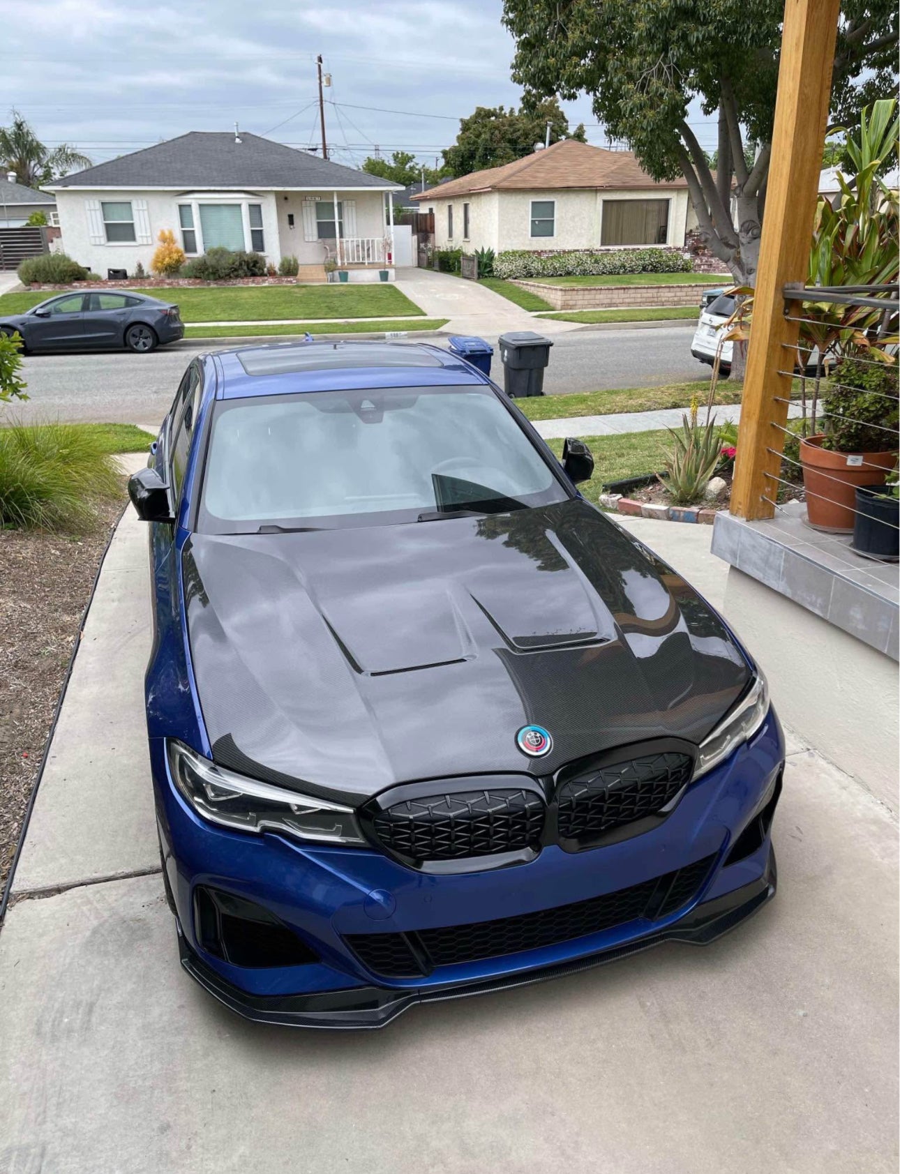 Carbon fiber vented engine hood - bmw G20 3 series pre-lci