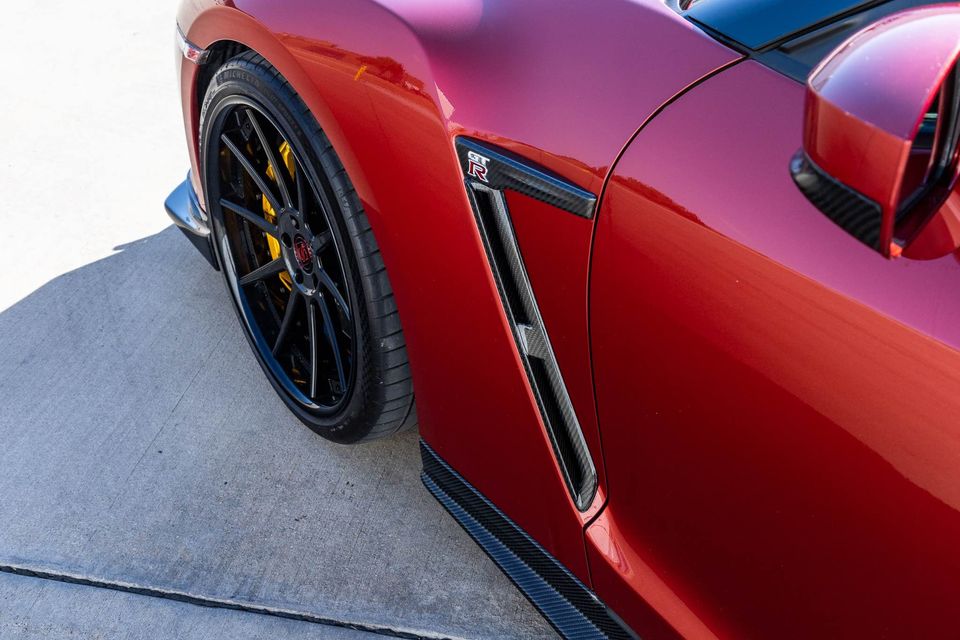 OEM Style Carbon Fiber Front Fender Vent For Nissan GTR R35
