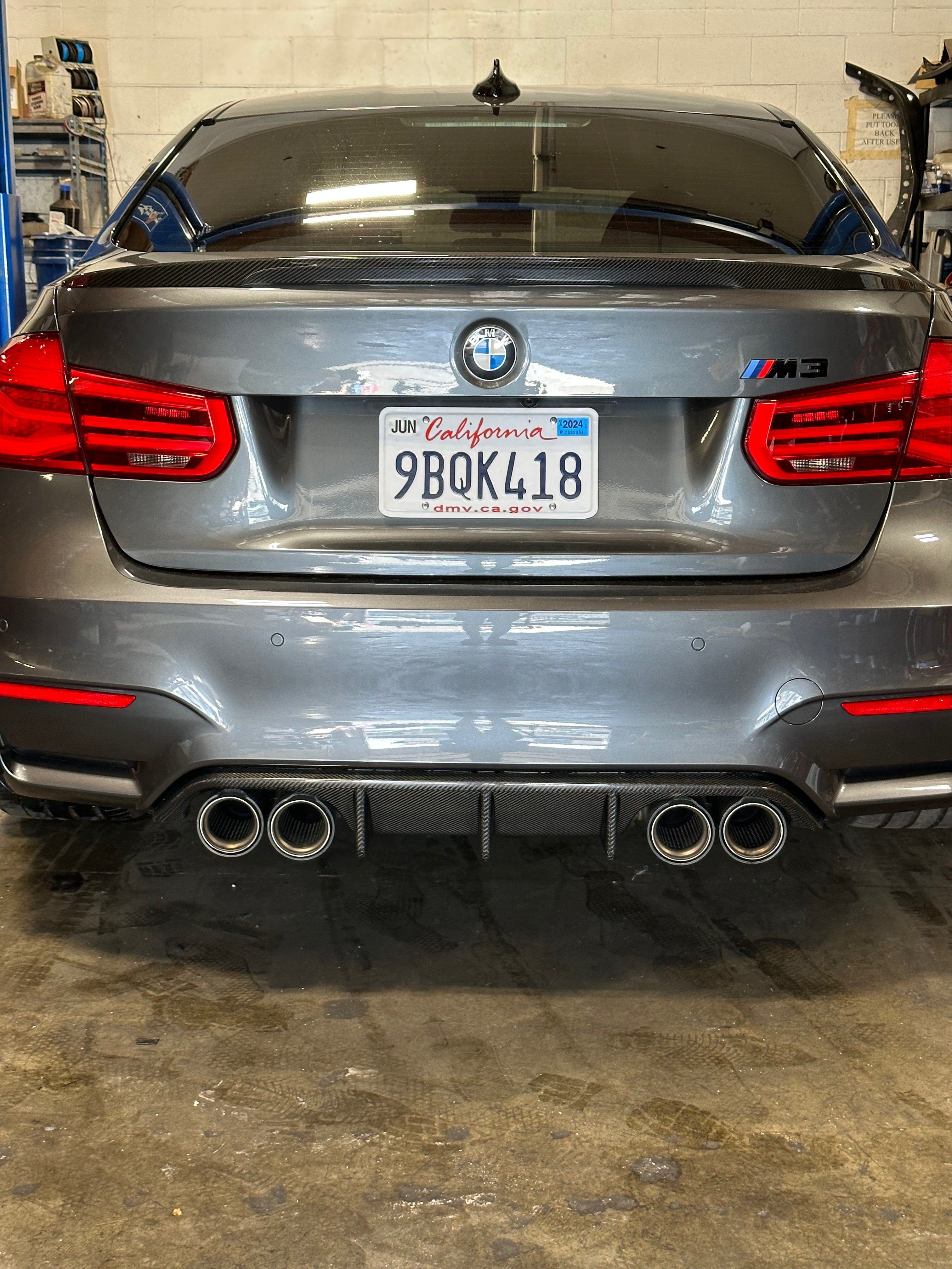 V Style Carbon Fiber Rear Diffuser - BMW F80 M3 & F82 / F83 M4
