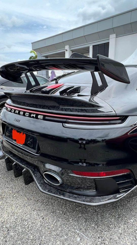 Porsche 911/992 Carbon Fiber GT3 Style Carbon Fiber Wing & Base