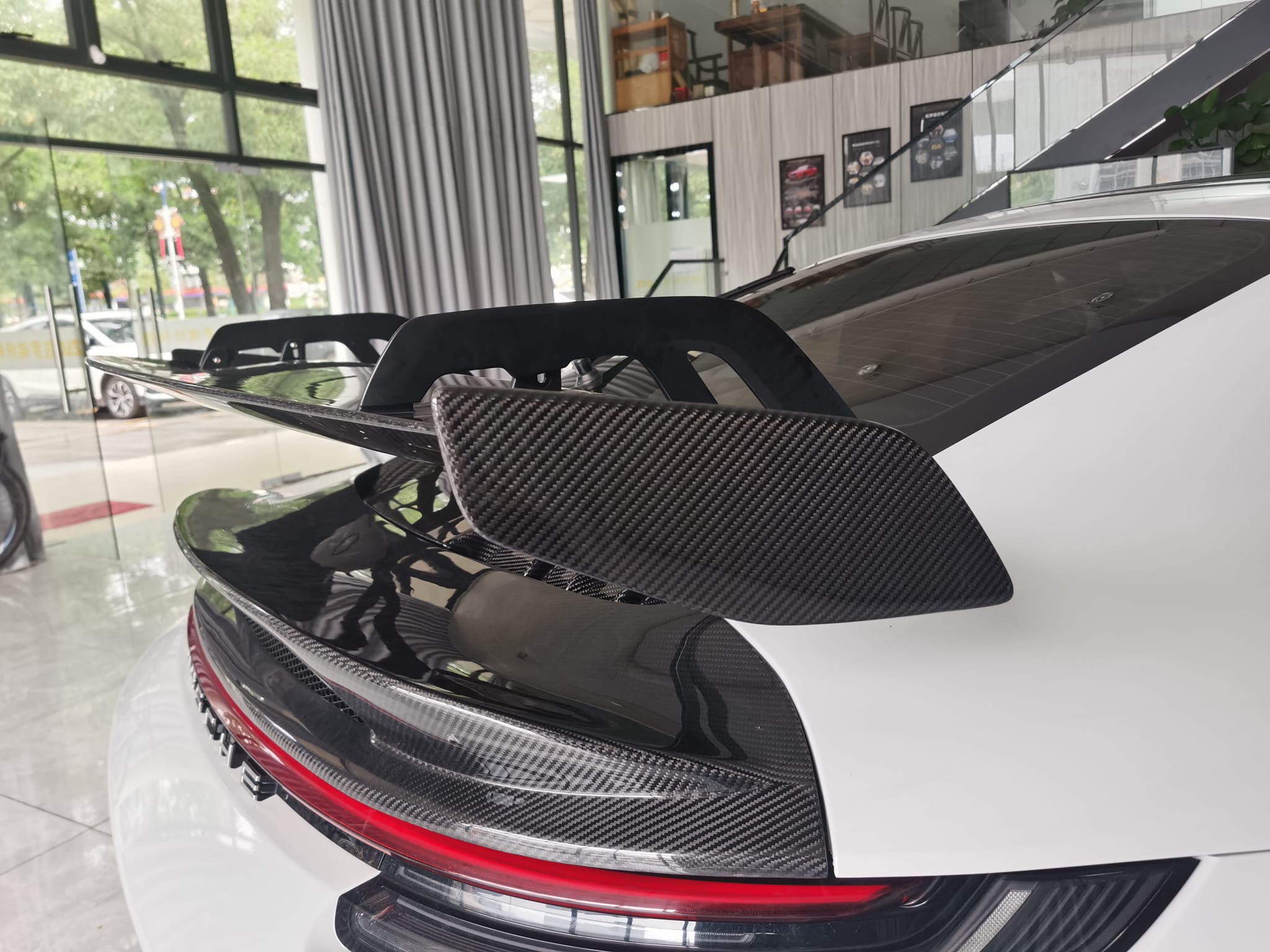 Porsche 911/992 Carbon Fiber GT3 Style Carbon Fiber Wing & Base