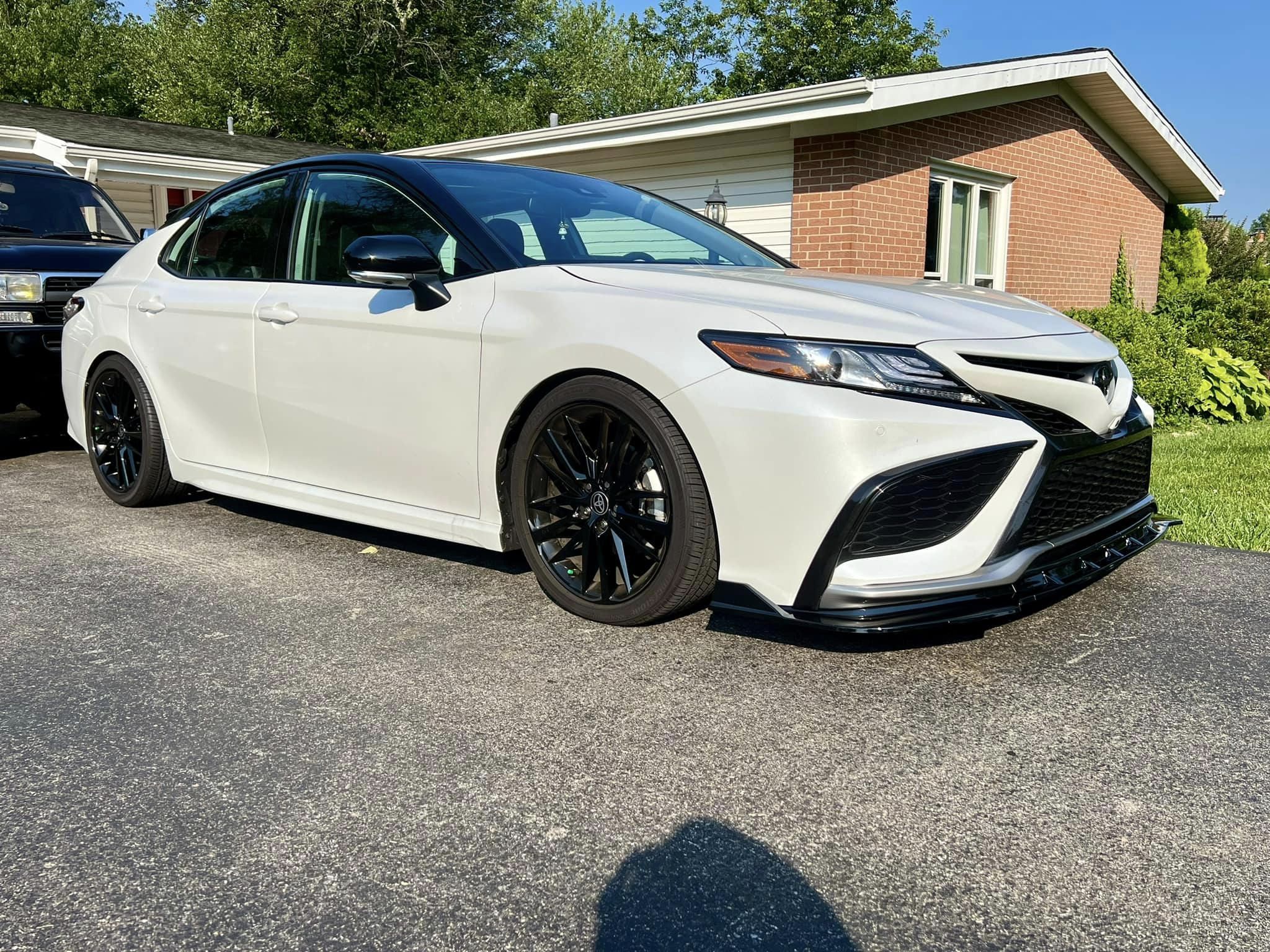 Gloss Black Front Splitter Lip - Toyota Camry SE XSE SPORT