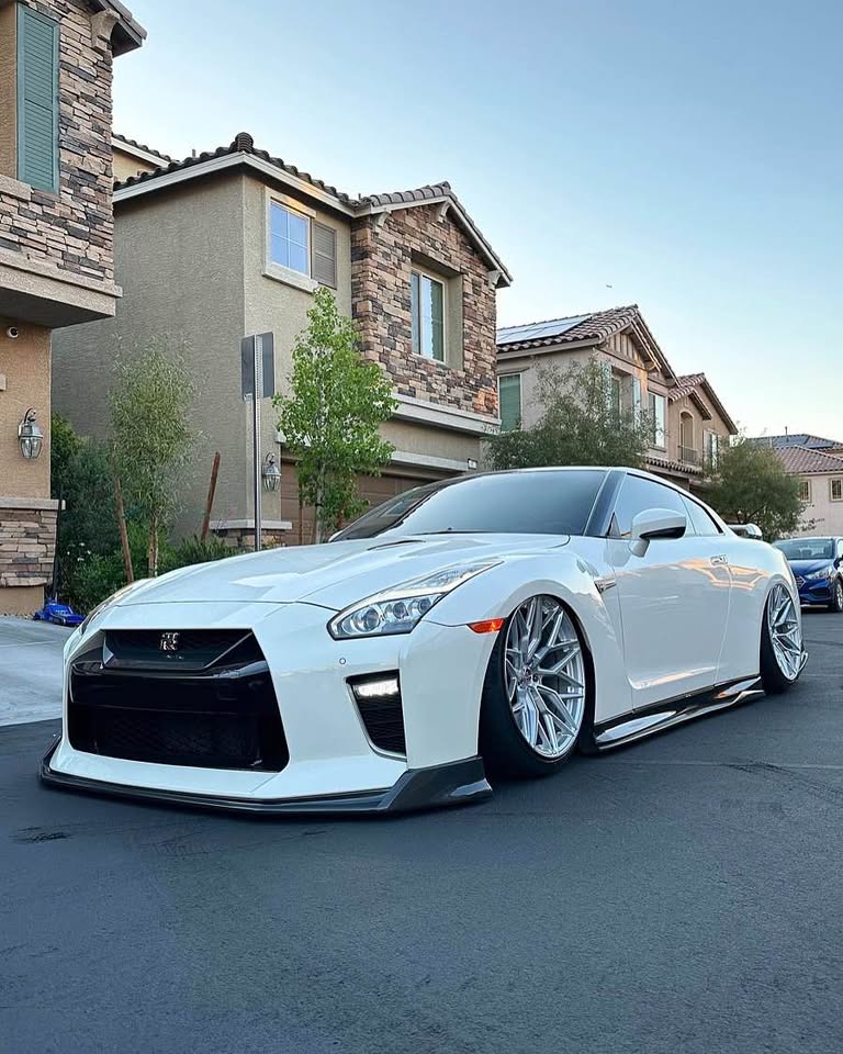 Carbon Fiber Front Lip - NISSAN GTR R35 2017+
