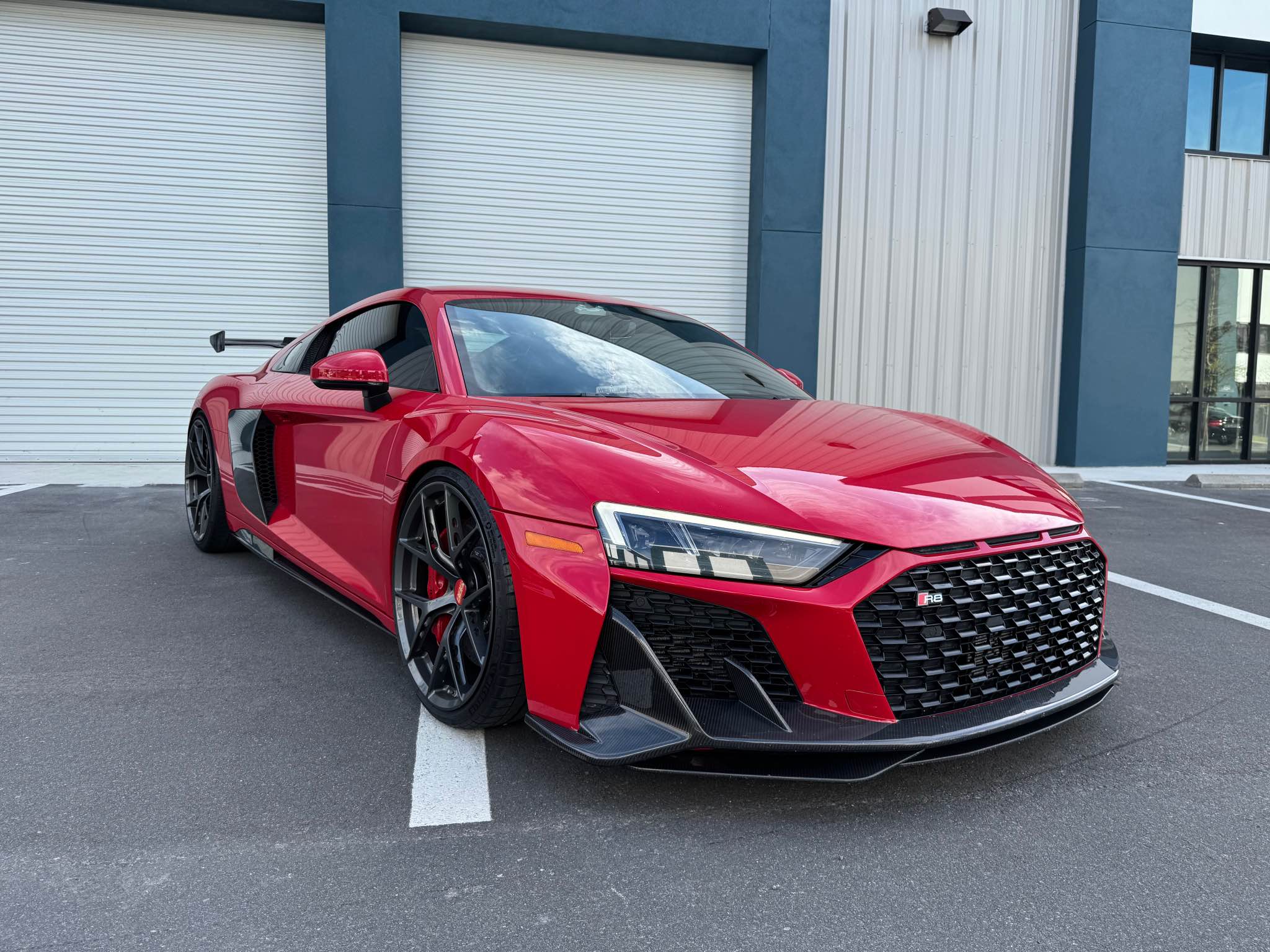 C Style Prepreg Carbon Fiber Front Splitter Lip - Audi R8