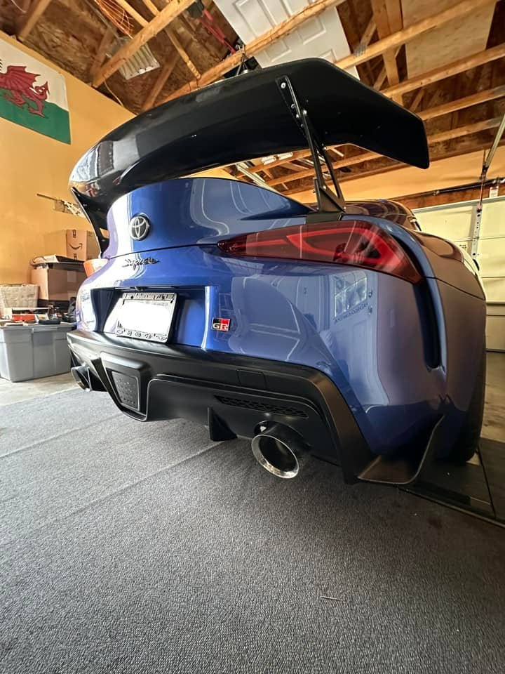 V Style V1 Carbon Fiber Rear Spoiler Wing - Toyota Supra GR A90 A91 MK5