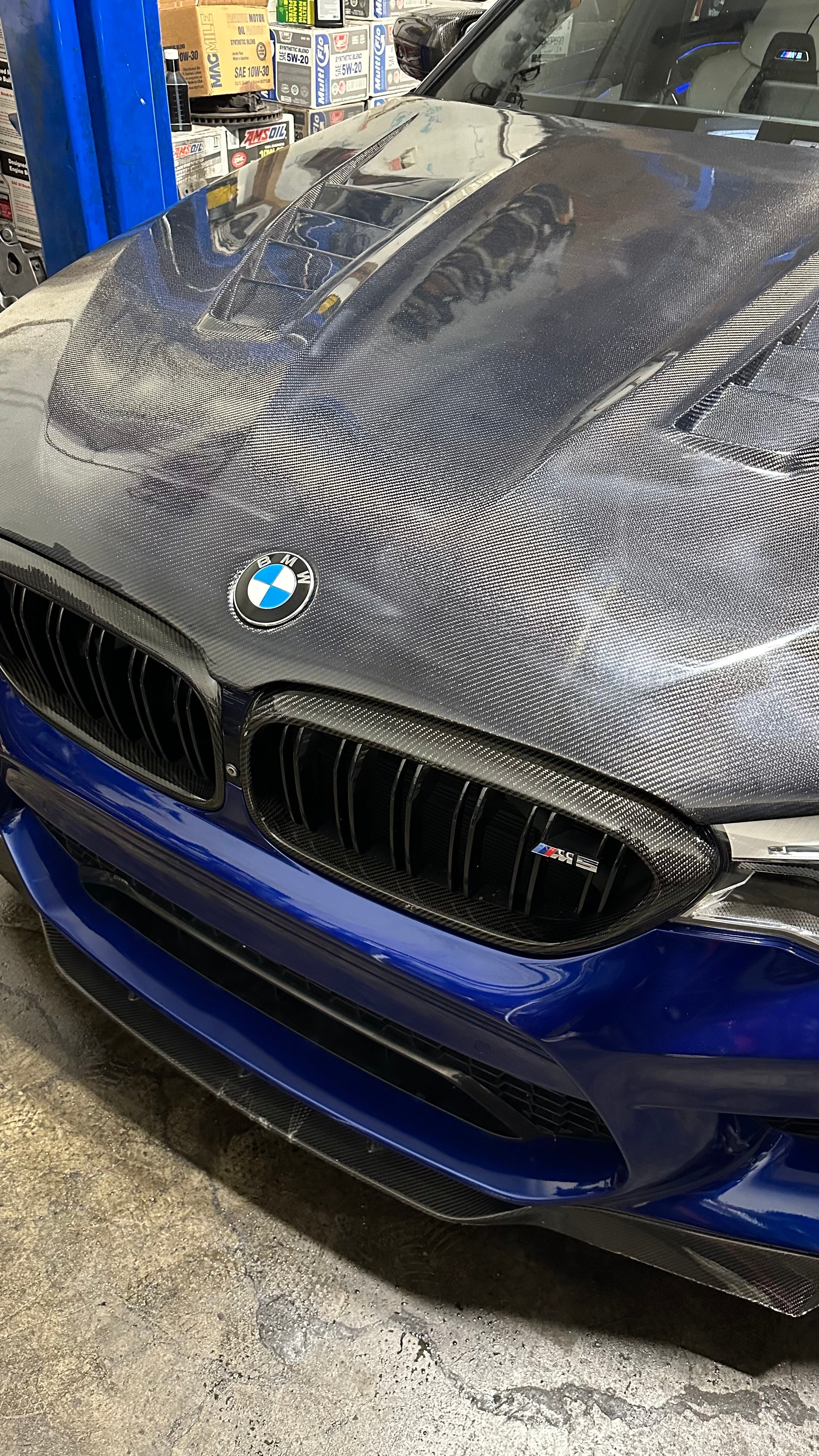V Style Carbon Fiber Hood - BMW M5 F90