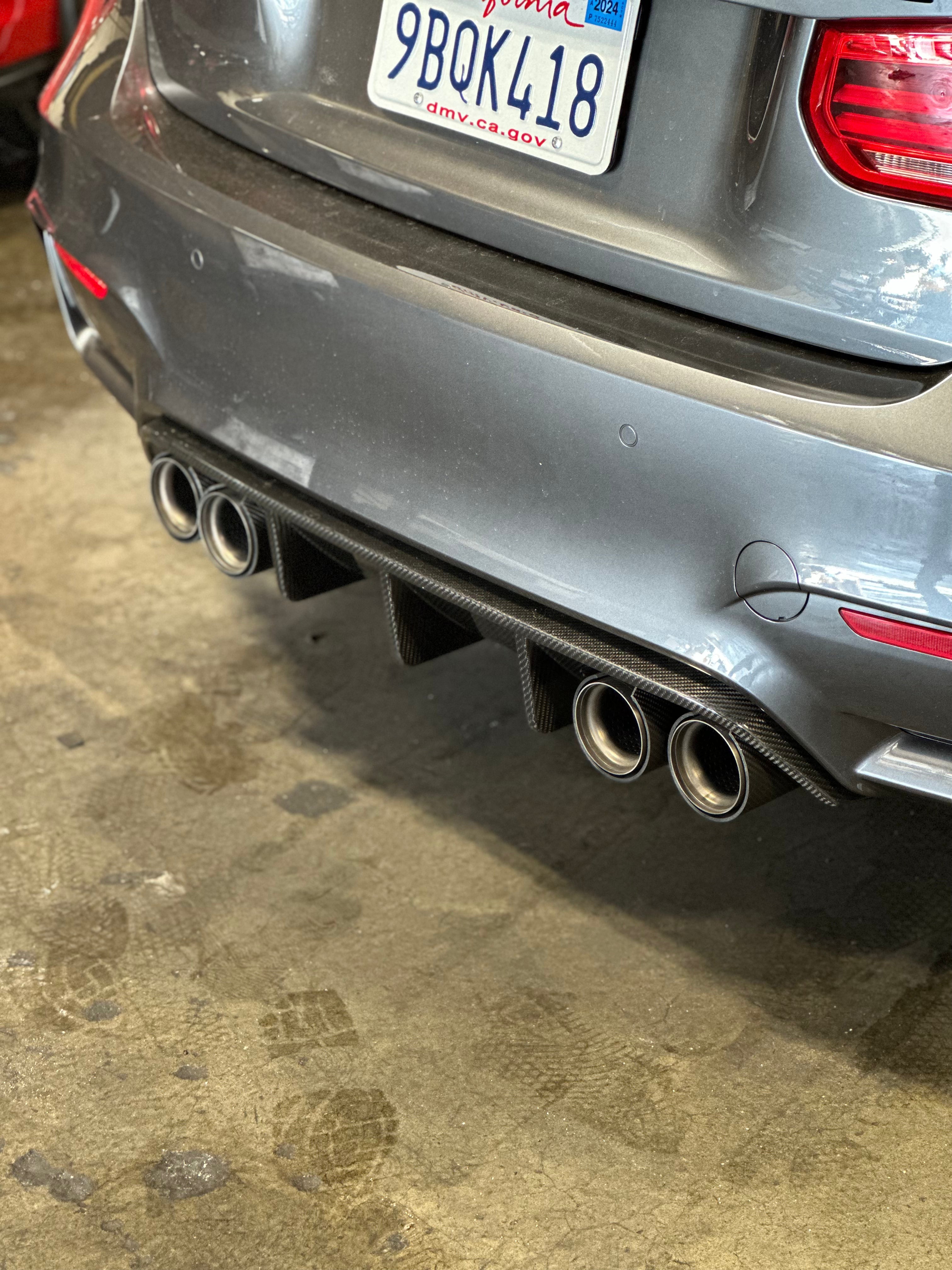 V Style Carbon Fiber Rear Diffuser - BMW F80 M3 & F82 / F83 M4