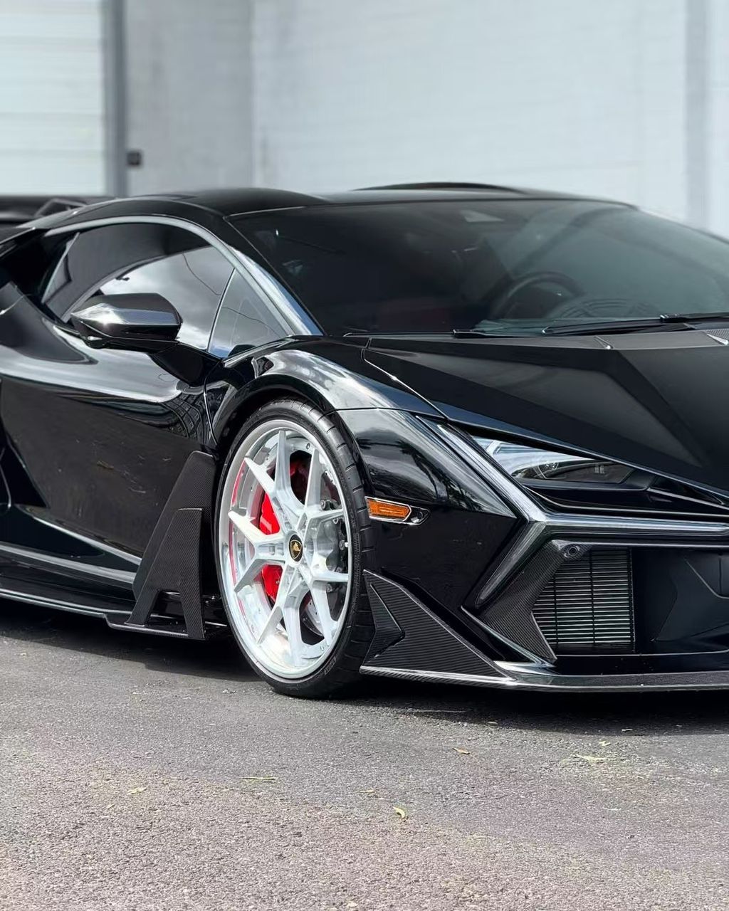 Carbon Fiber DK Aero Body Kit - Lamborghini Revuelto