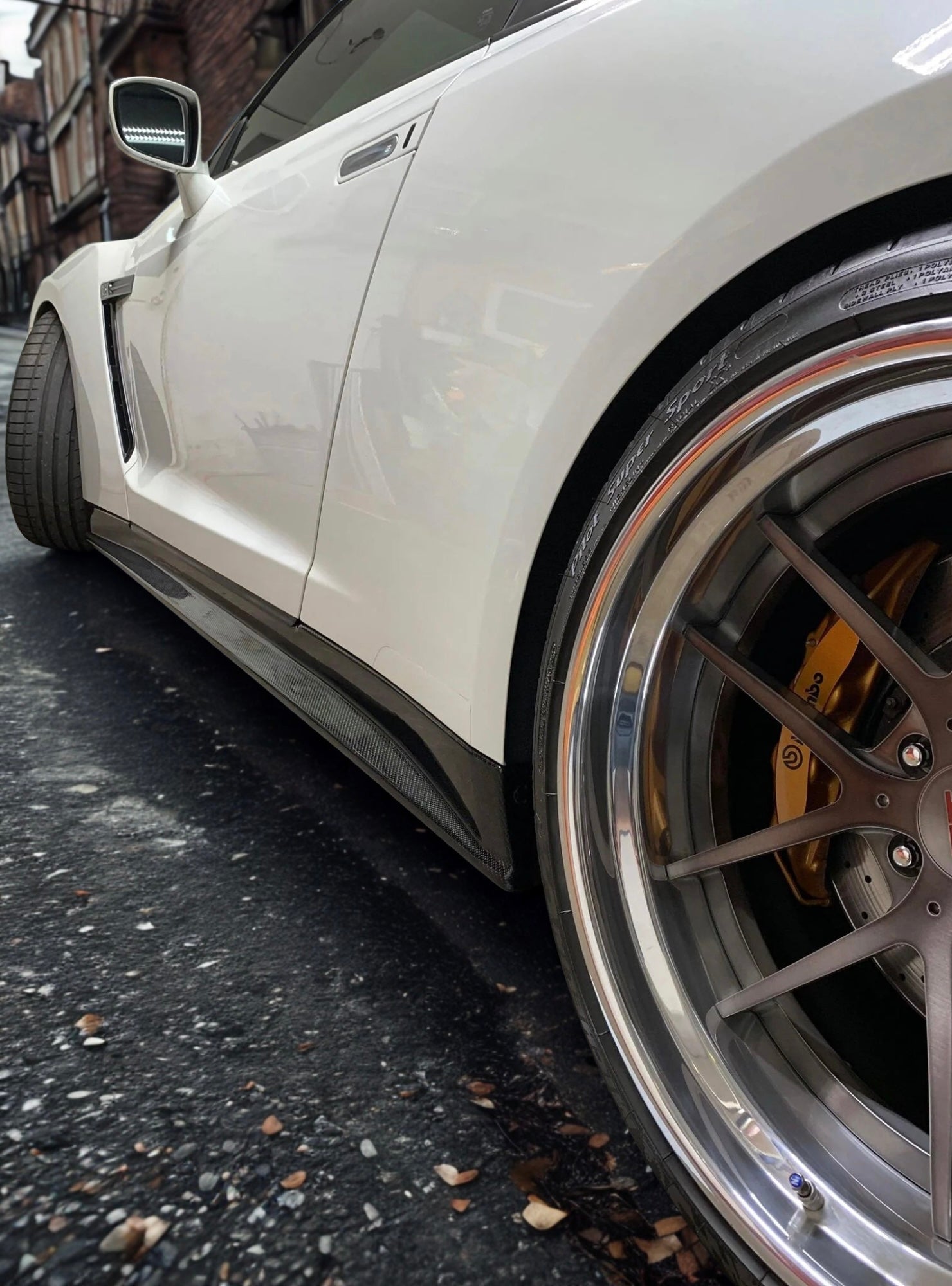 Nissan GTR Carbon Fiber Side Skirt Extension