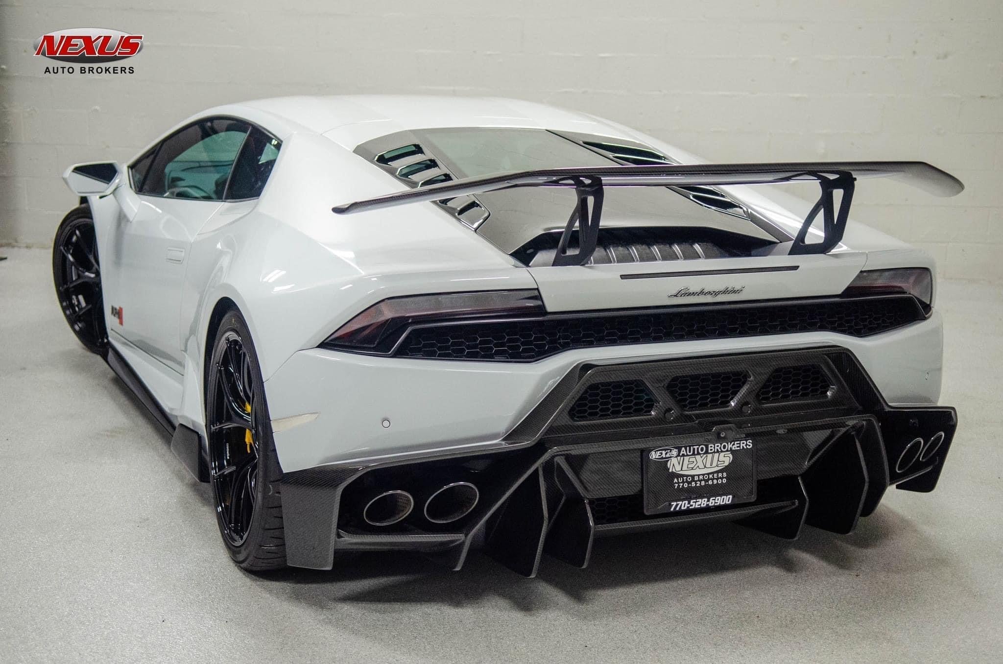 V-Style Dry Carbon Fiber Rear Diffuser - Lamborghini Huracan