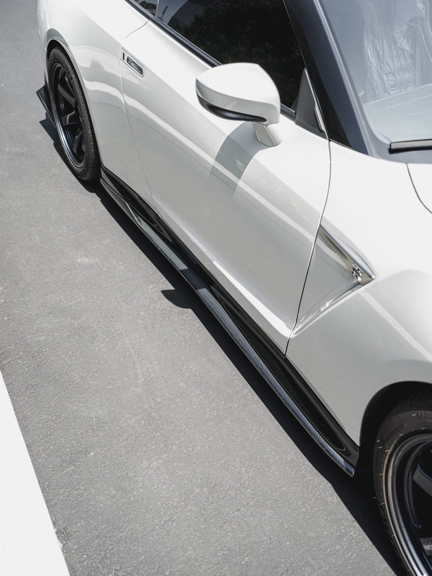 Nissan GTR Carbon Fiber Side Skirt Extension