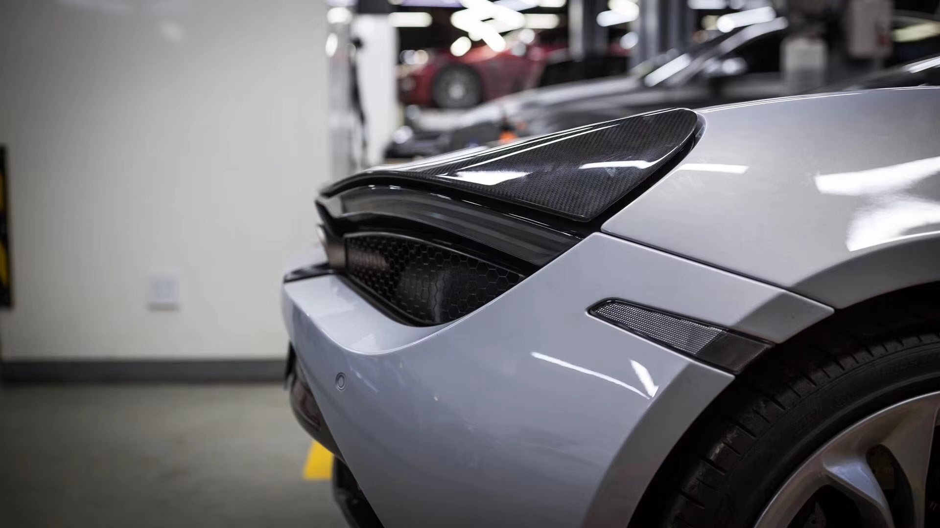 OEM Style Dry Carbon Fiber Rear Spoiler Wing - Mclaren 720S