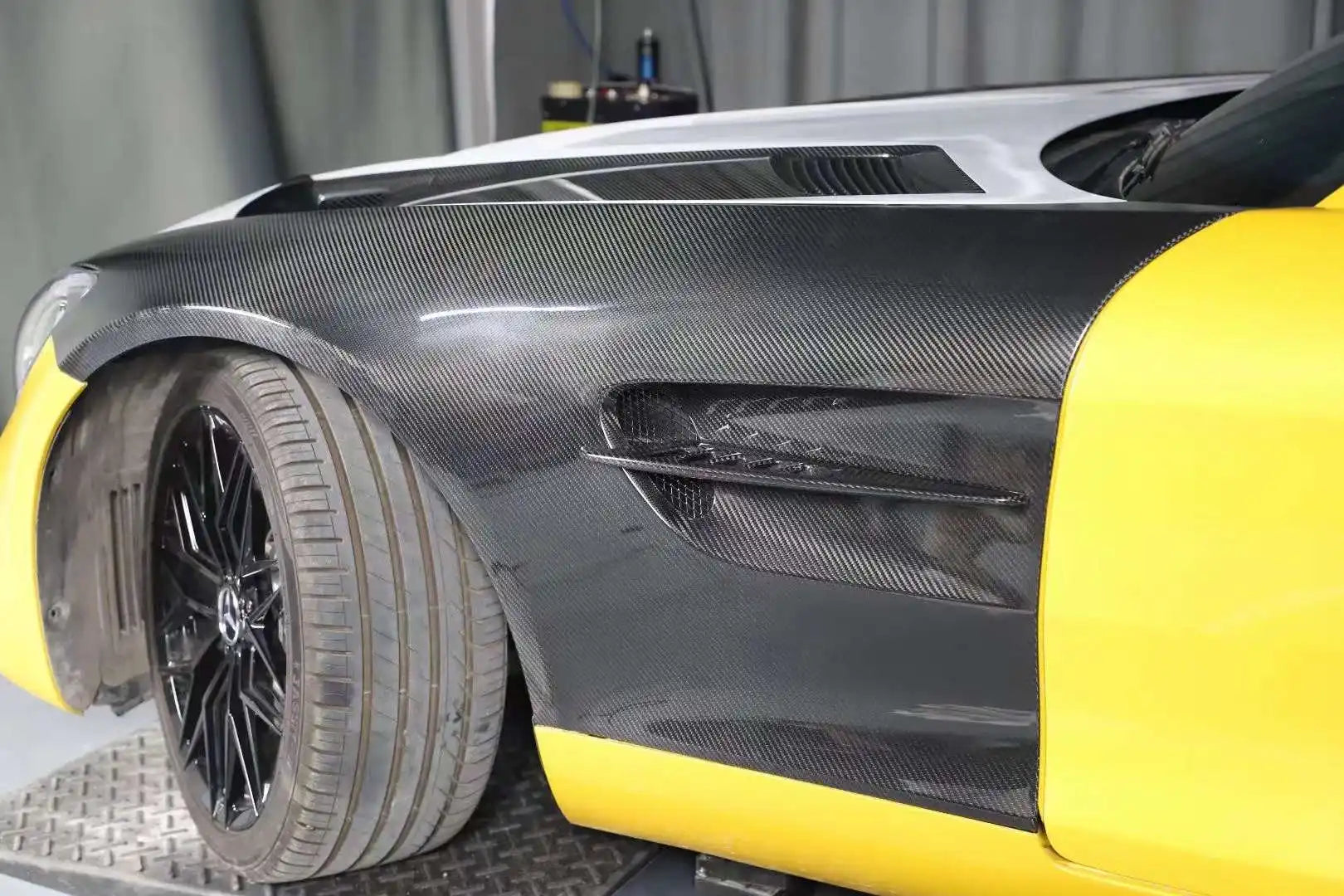 Prepreg Carbon Fiber GT Side Fender Set - AMG GT GTC GTS GTR