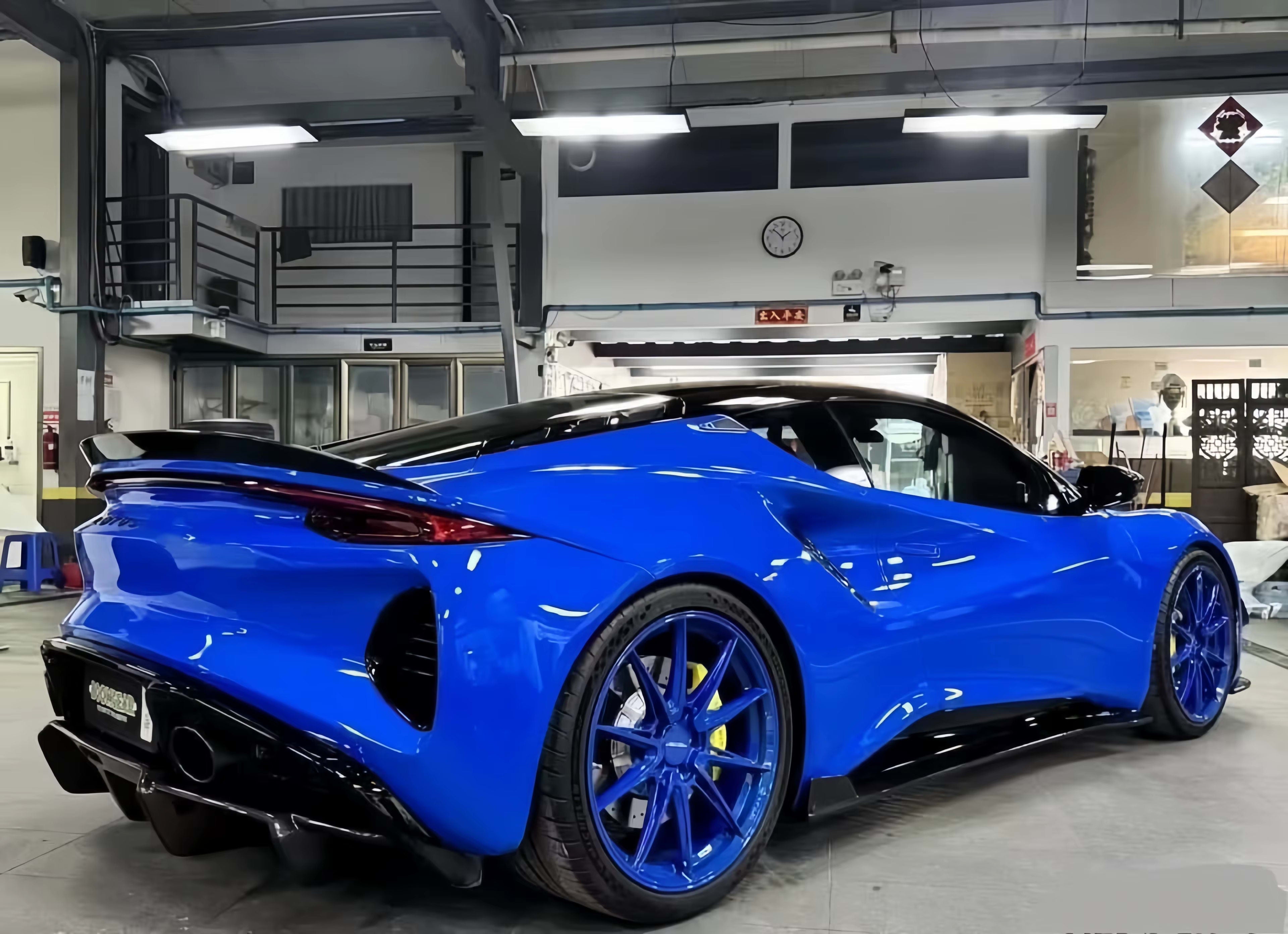 Dry Carbon Fiber Side Skirts - Lotus Emira