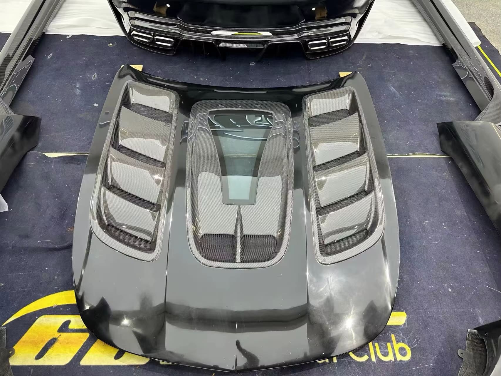 Carbon Fiber Vented Hood W/ Transparent Window V2 - Mercedes GT/GTR/GTS/GTC