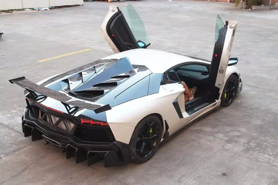 Lamborghini Aventador Artisan Carbon Fiber Engine Vent Cover