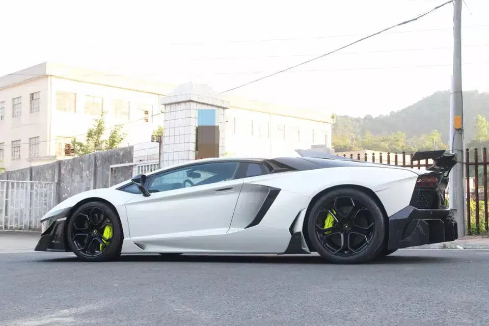 Lamborghini Aventador Carbon Fiber Side Skirts