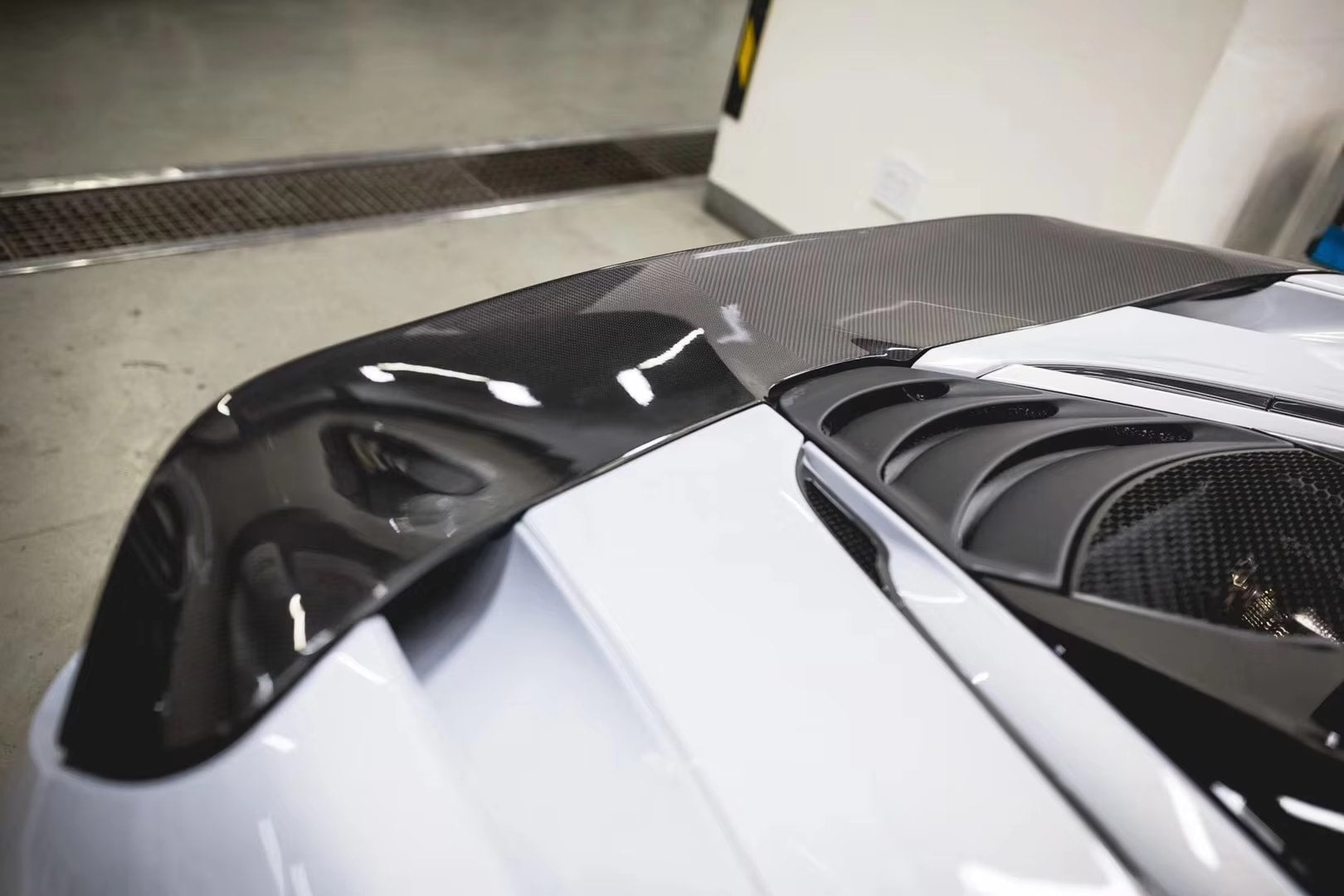 OEM Style Dry Carbon Fiber Rear Spoiler Wing - Mclaren 720S