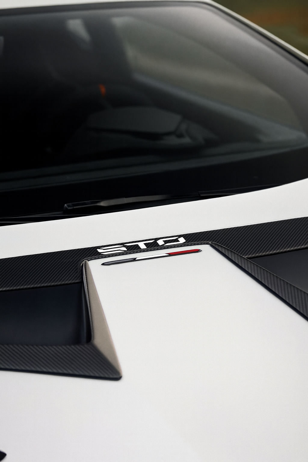 Lamborghini Huracan STO Carbon Fiber Hood Air Ducts