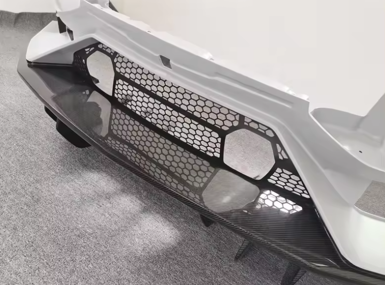 Lamborghini Aventador SVJ/Ultiame Rear Bumper With Carbon Fiber Diffuser