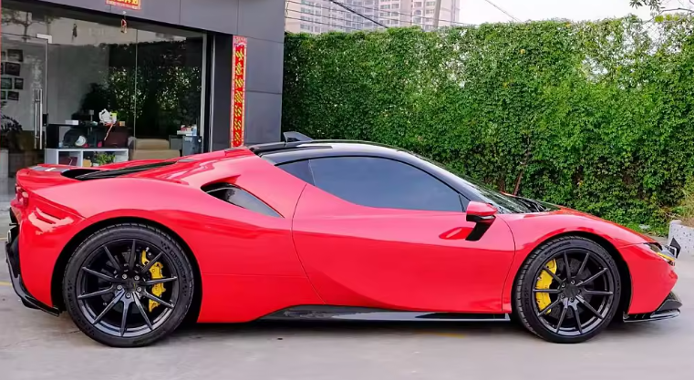 Ferrari SF90 Carbon Fiber Side Skirts