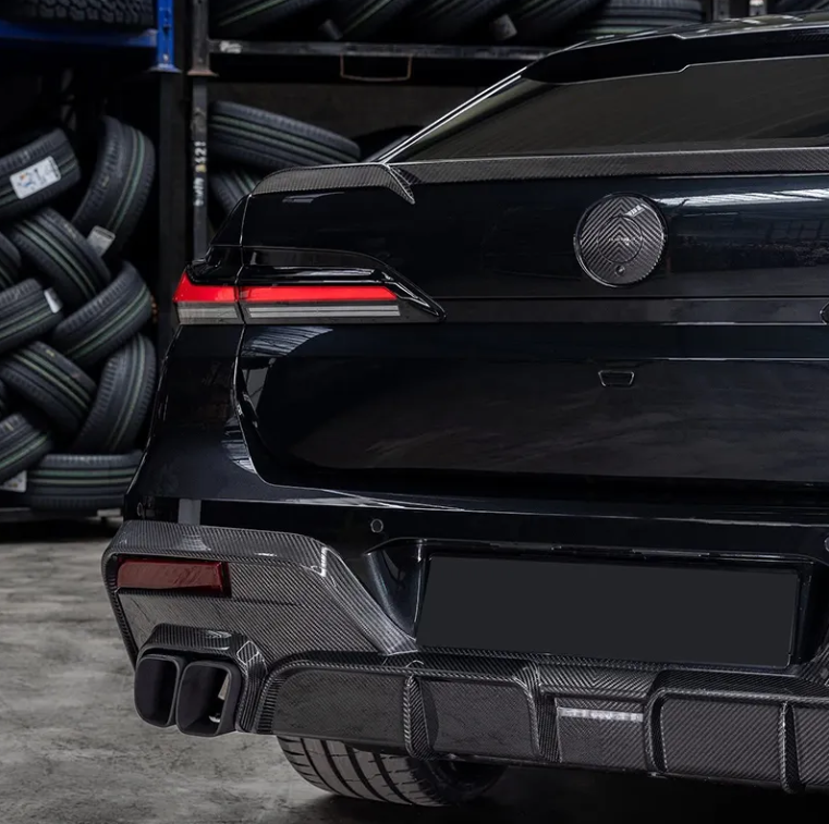 BMW 7 Series G70 Carbon Fiber Artisan Aero Kit