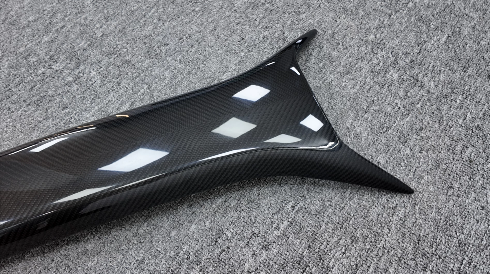 Novi Style Dry Carbon Fiber Air Intake Roof Scoop Vents - McLaren 720s Coupe