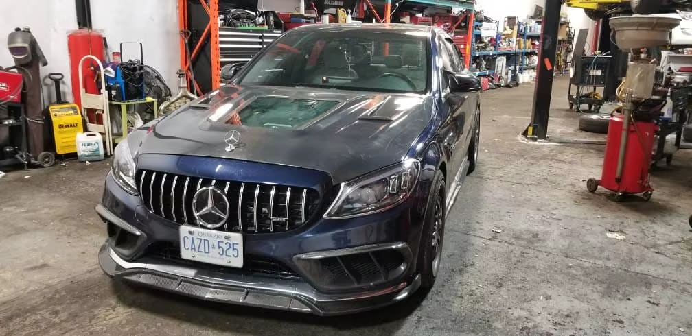 Carbon Fiber Hood W/ Transparent Window - Mercedes Benz W205 C63 AMG