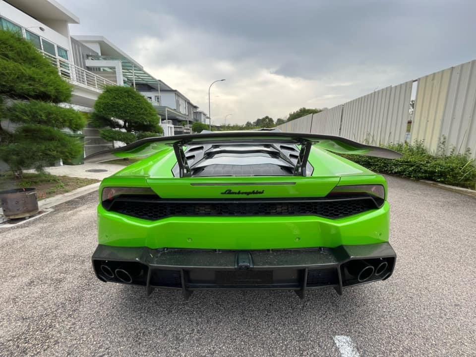 Lamborghini Huracan Carbon Fiber Artisan Wing With Base Panel