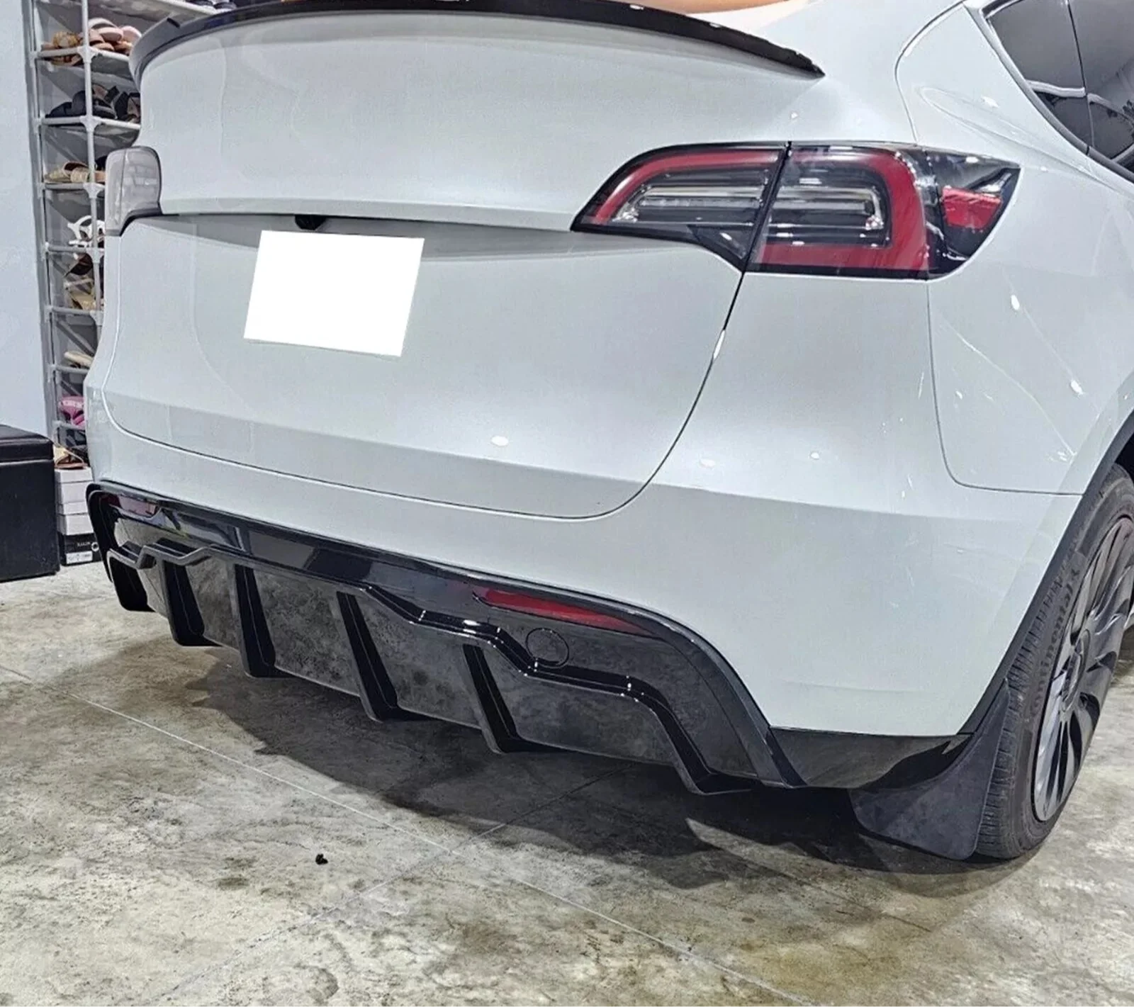 Gloss Black Rear Diffuser V1 - 20-24 Tesla Model Y