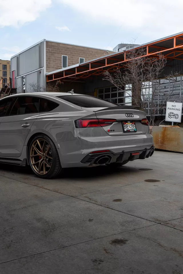 Carbon Fiber Rear Diffuser w/ LED - RS5 2020+