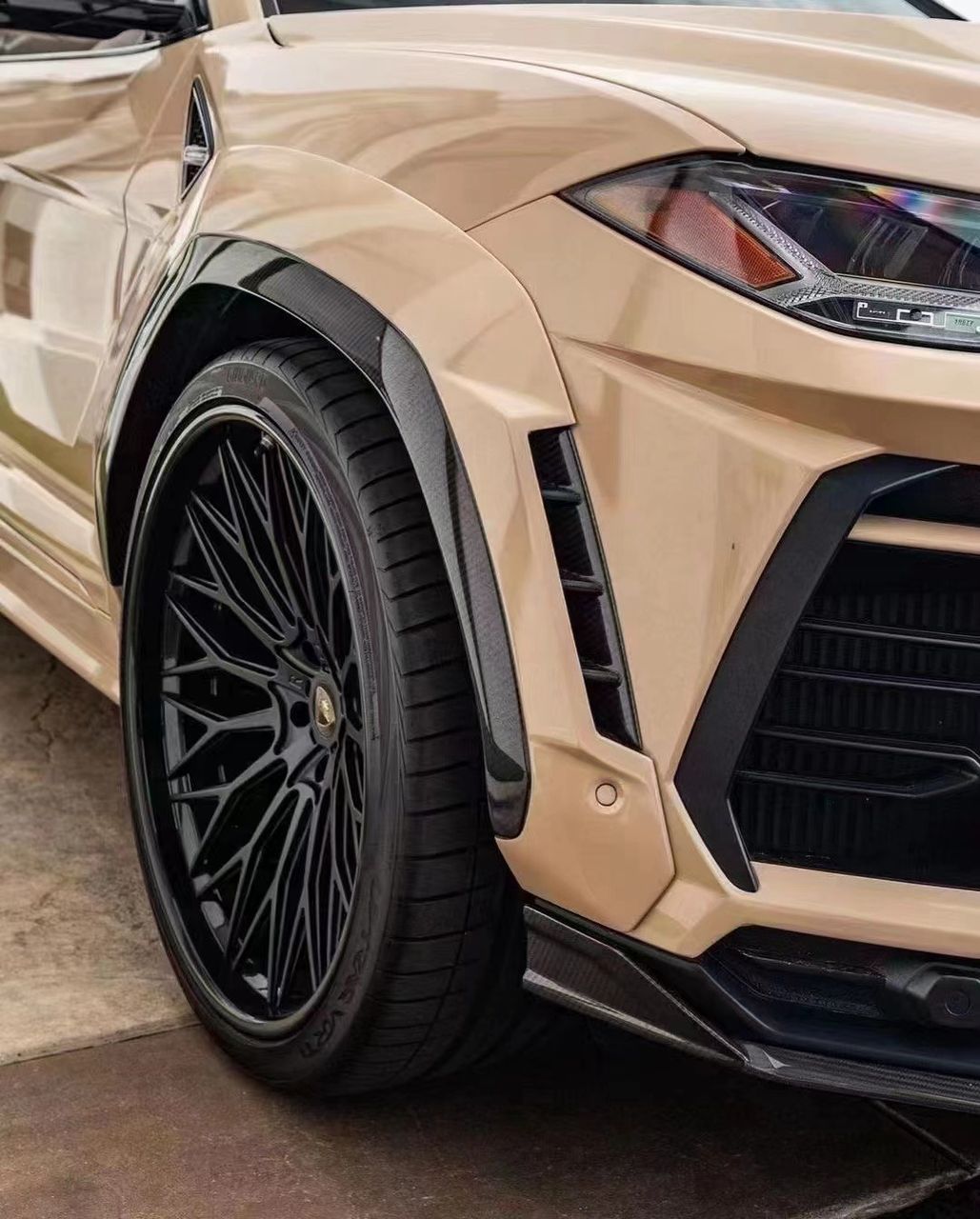 Prepreg Carbon Fiber Aero Body Kit - Lamborghini Urus