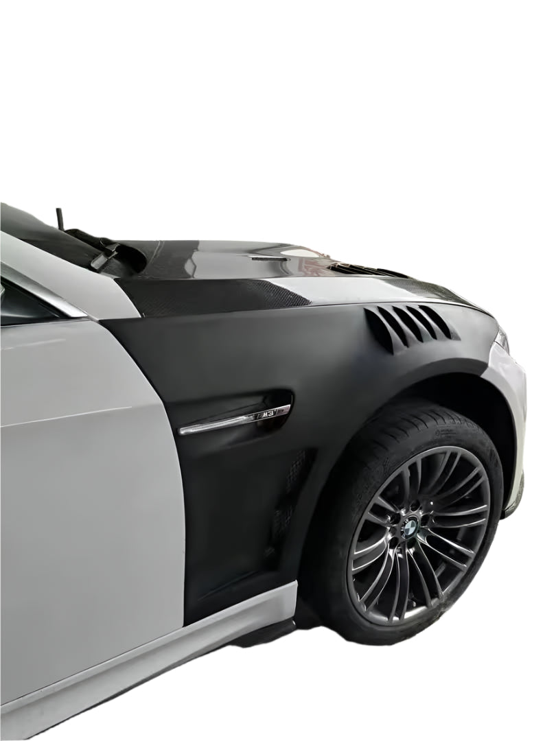 Carbon Fiber GT4 Style Vented Front Fender Set Replacements - BMW M3 E92 Coupe 2008-2013