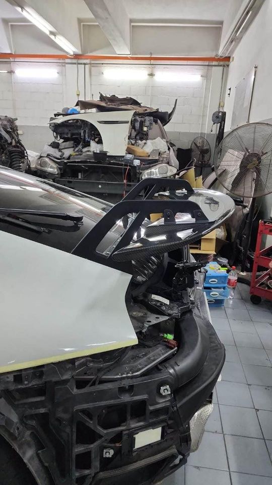 Porsche 911/992 Carbon Fiber GT3 Style Carbon Fiber Wing & Base