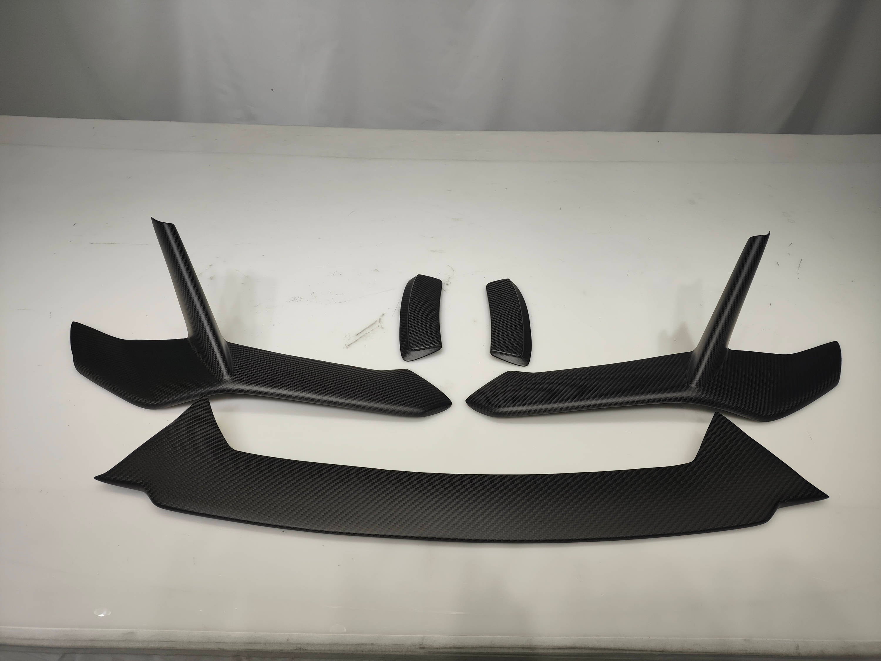 Lamborghini Huracan Evo Novi Style Carbon Fiber Front Lip