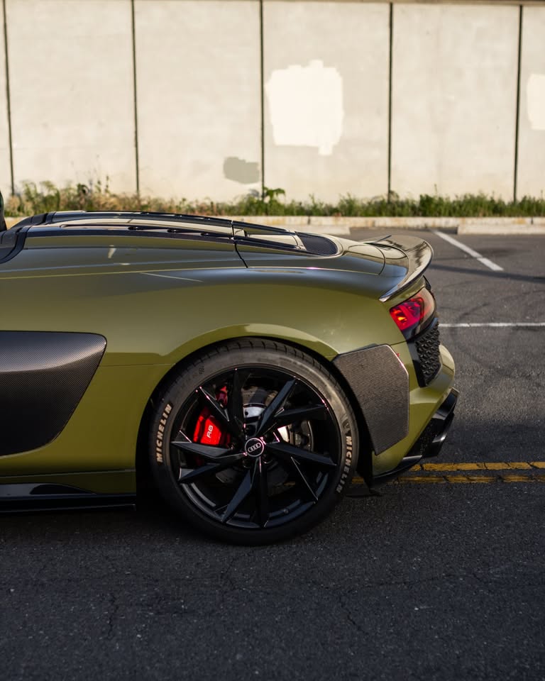 Carbon Fiber Rear Canard Winglet - Audi R8 V10+