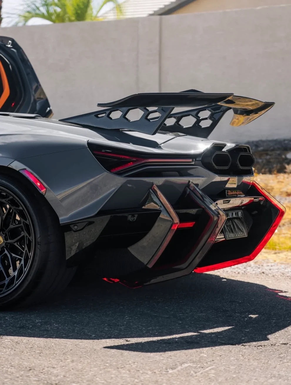 Carbon Fiber DK Style Rear Engine Cover Lid w/ Wing - Lamborghini Revuelto