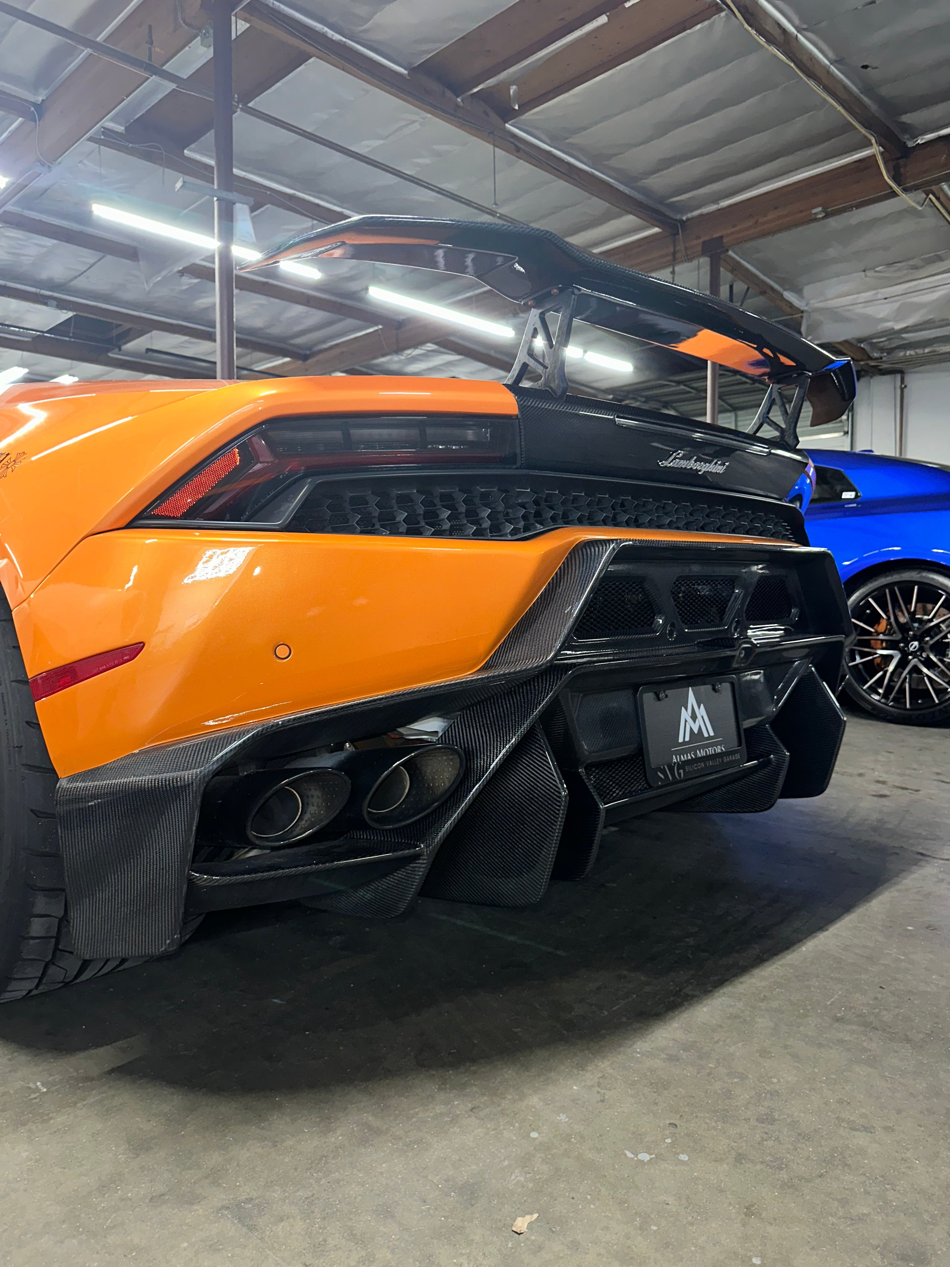 V-Style Dry Carbon Fiber Rear Diffuser - Lamborghini Huracan