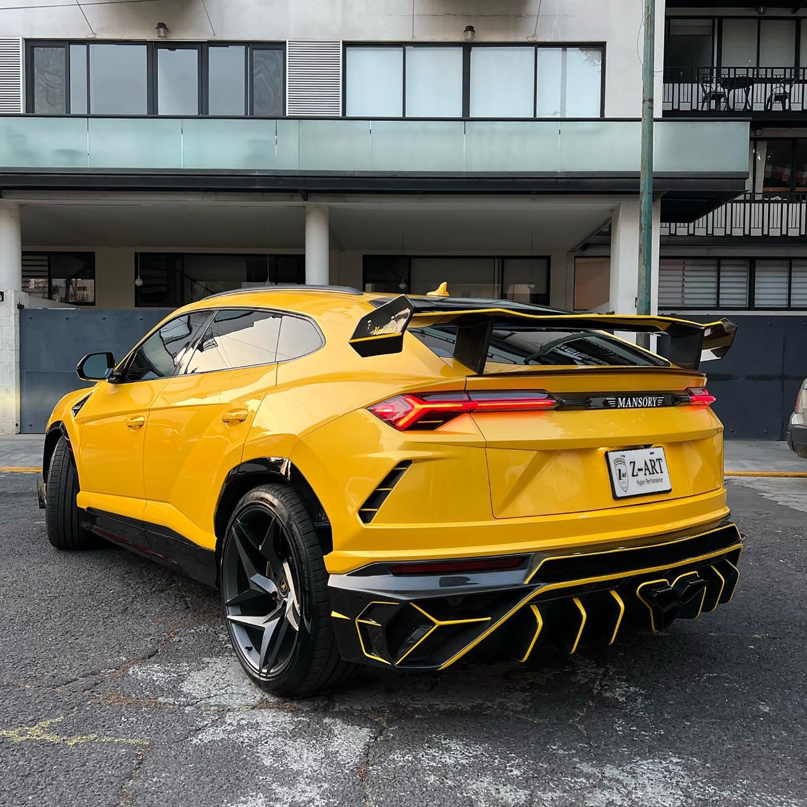 Carbon Fiber Full M Style V1 Aerodynamic Body Kit - Lamborghini Urus
