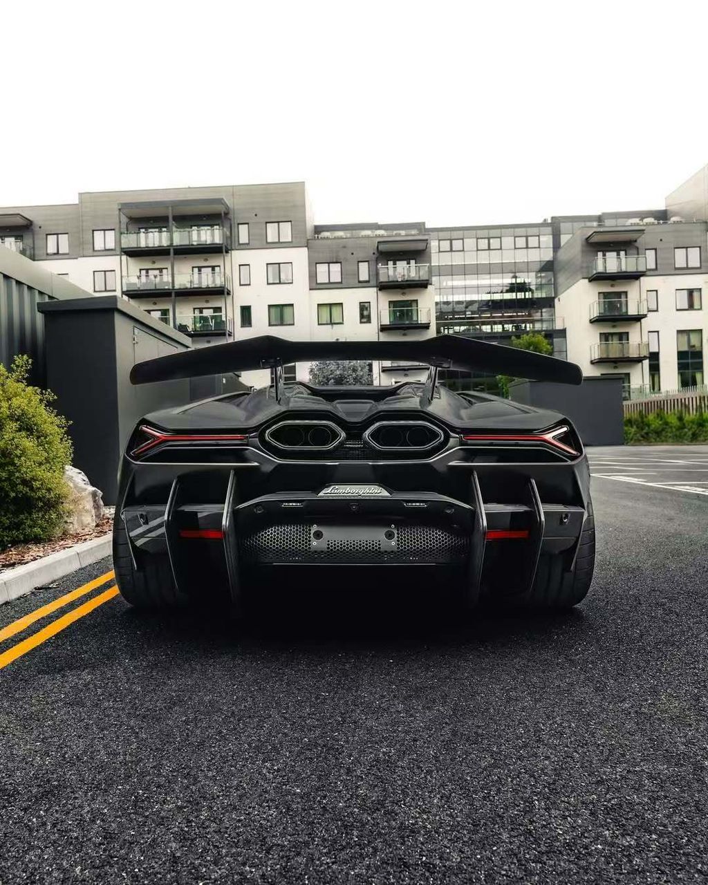 Carbon Fiber DK Aero Body Kit - Lamborghini Revuelto