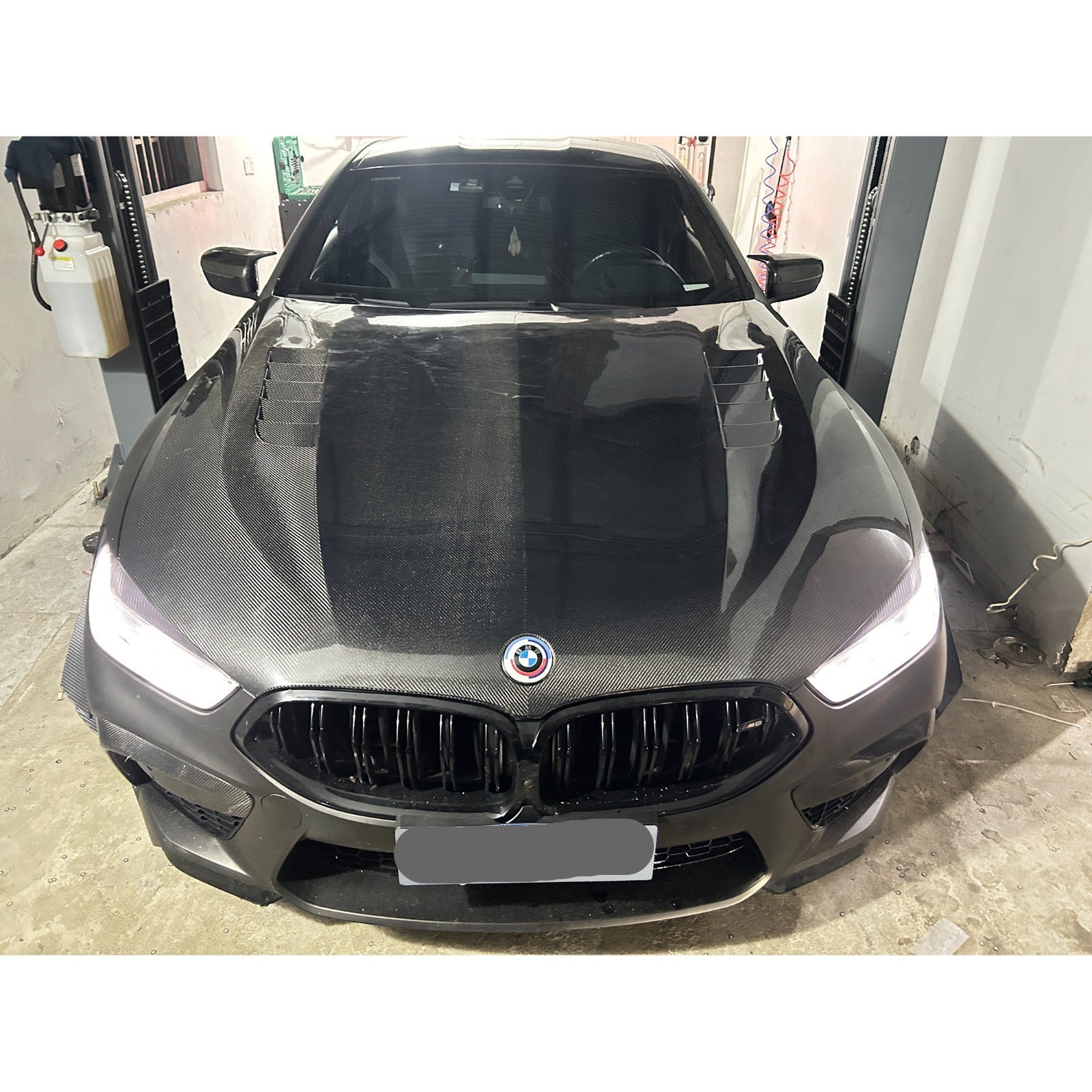 Carbon fiber vented V style hood - BMW 8 Series / M8 2020-2024