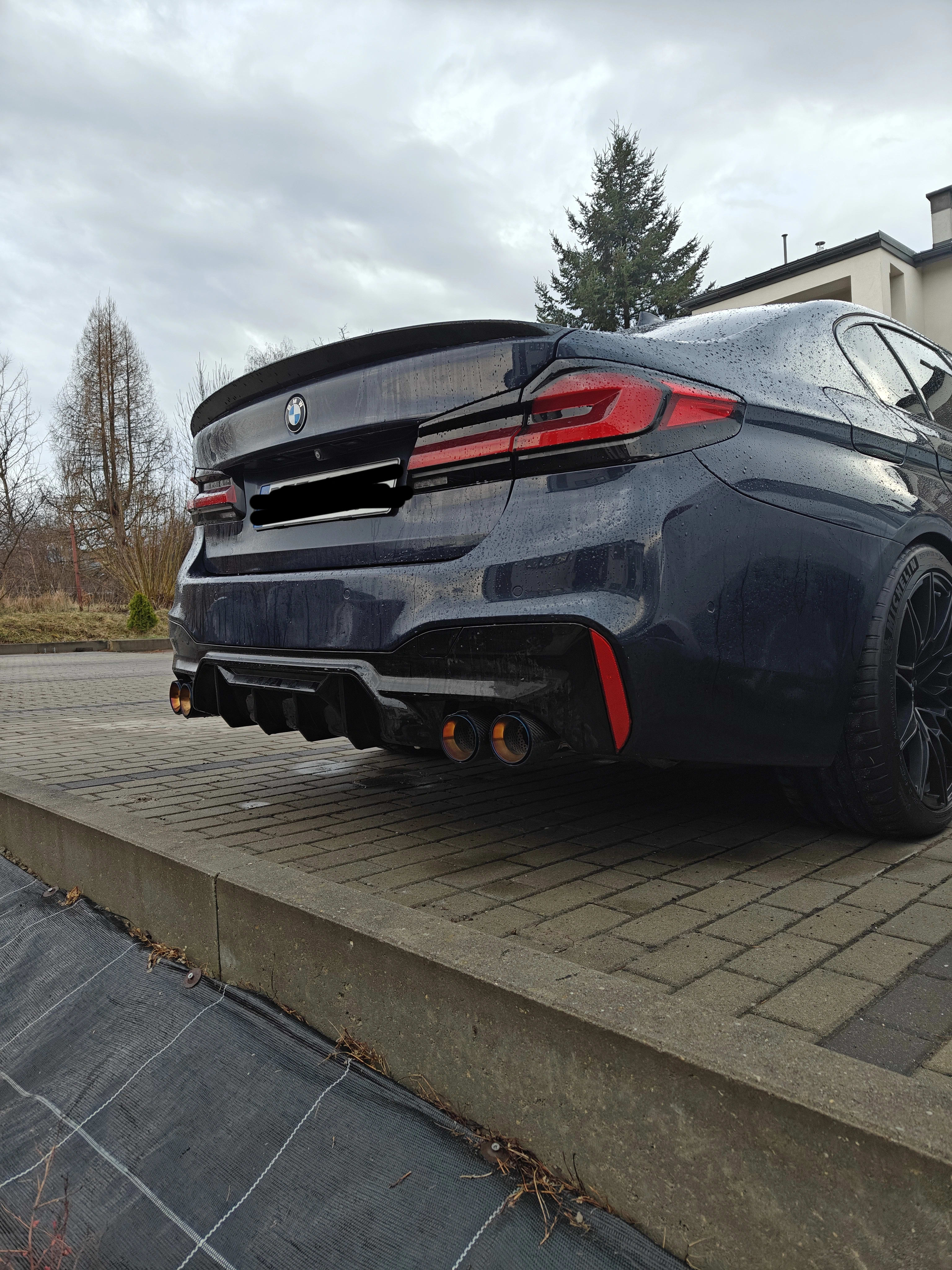 Carbon Fiber MP Dual Exhaust Tips - bmw G30 G38 525i 528i 530i