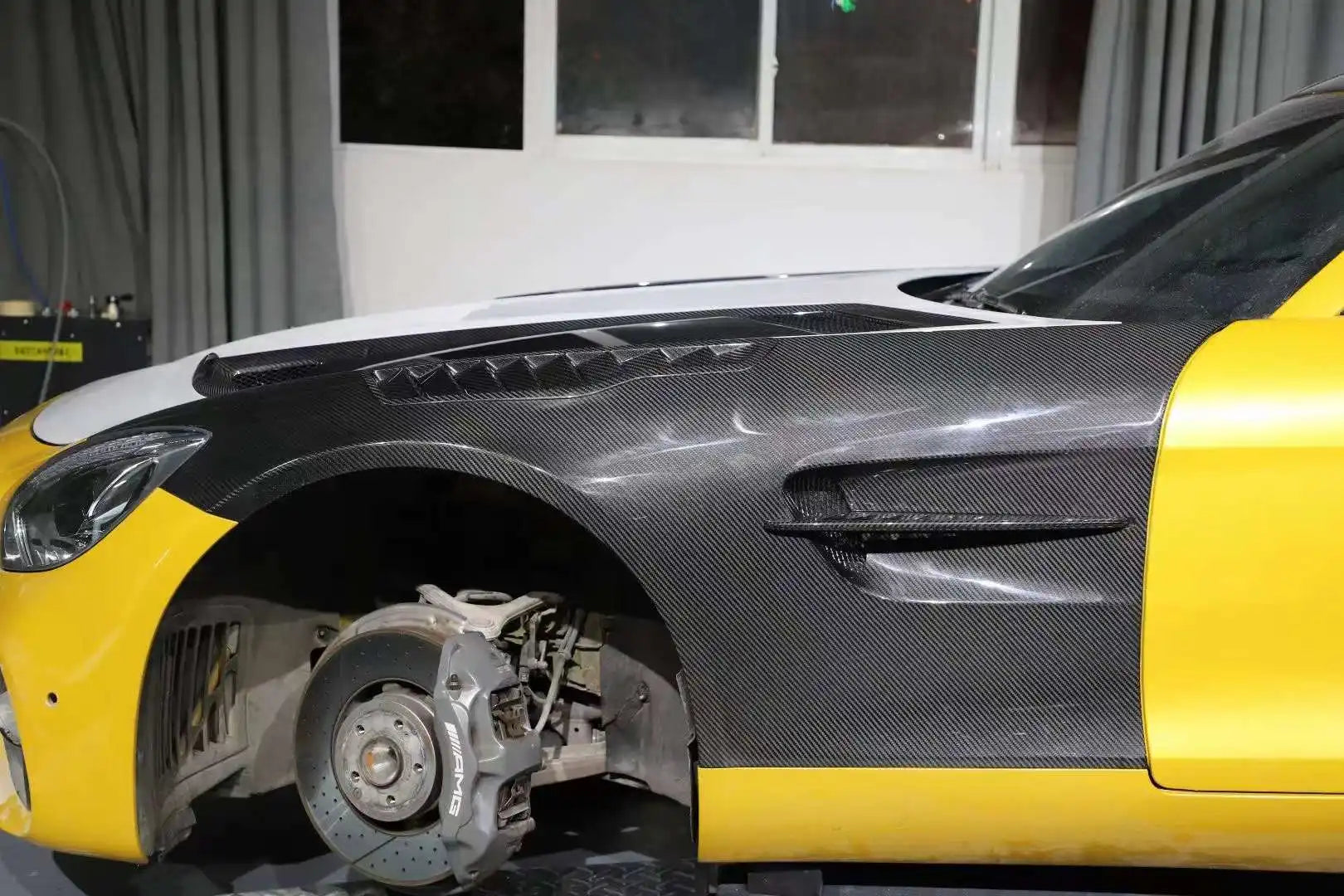 Prepreg Carbon Fiber GT Side Fender Set - AMG GT GTC GTS GTR