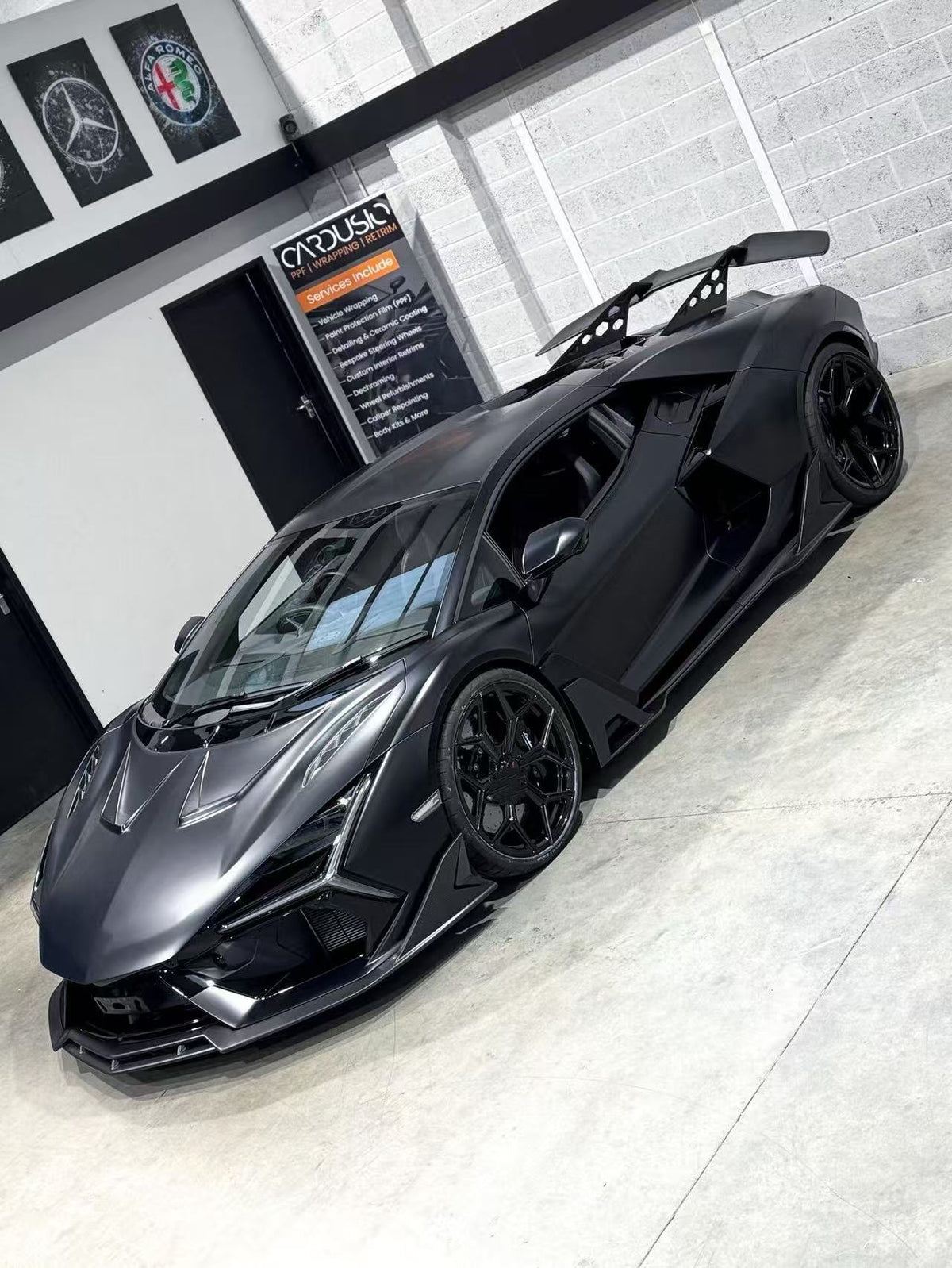 Carbon Fiber DK Aero Body Kit - Lamborghini Revuelto