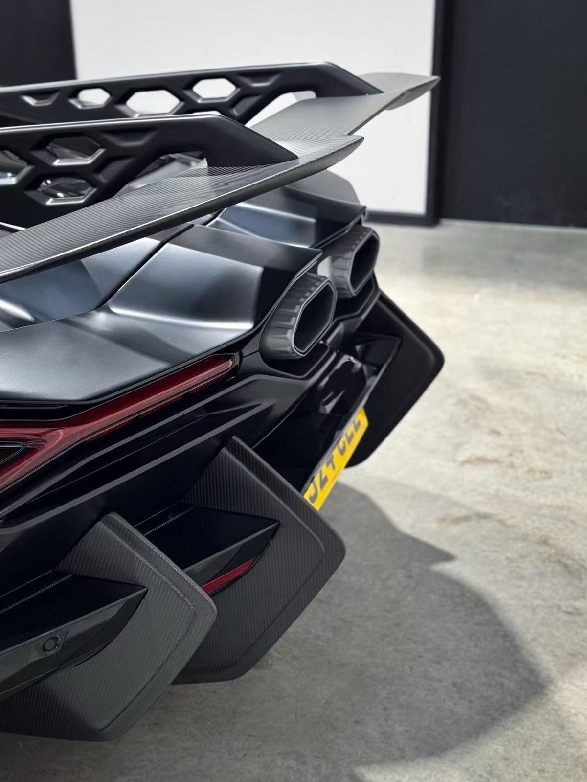 Carbon Fiber DK Aero Body Kit - Lamborghini Revuelto