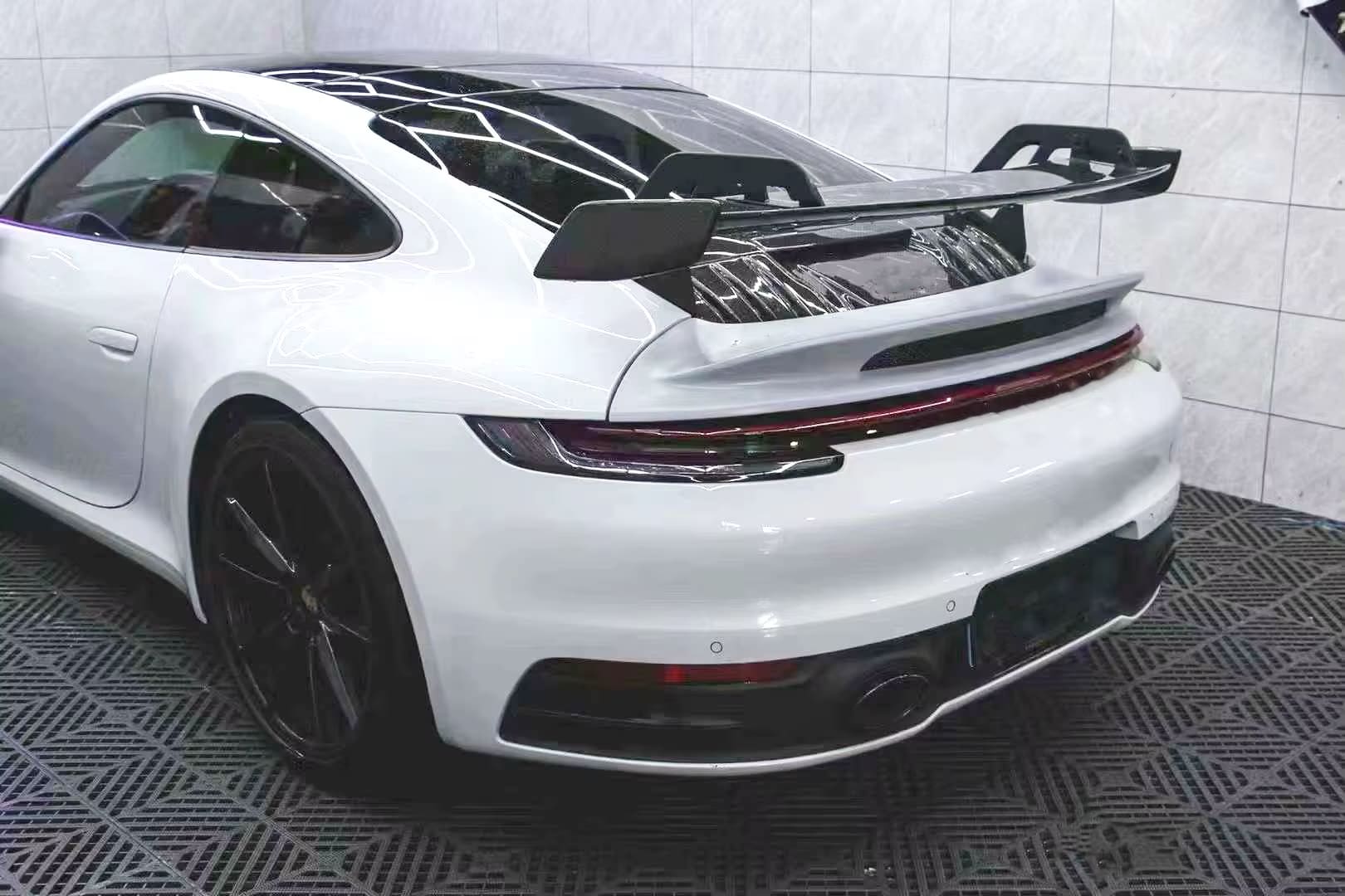 GT3 Style Wing Dry Carbon Fiber - Porsche 911 992 Carrera