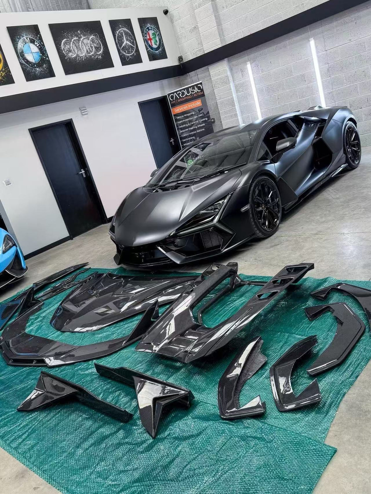 Carbon Fiber DK Aero Body Kit - Lamborghini Revuelto