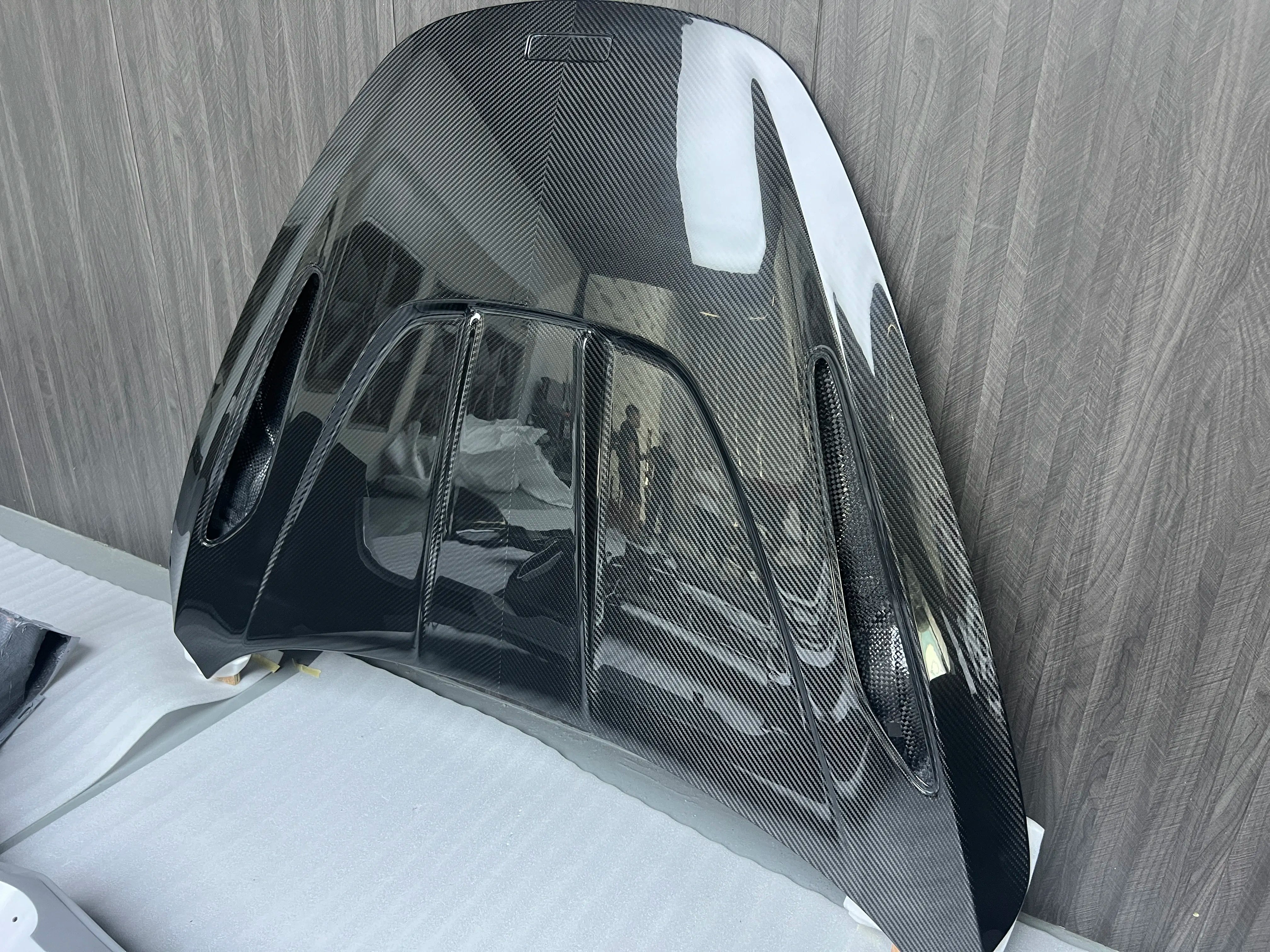 Prepreg Carbon Fiber AP R Front hood Bonnet -  McLaren 720S