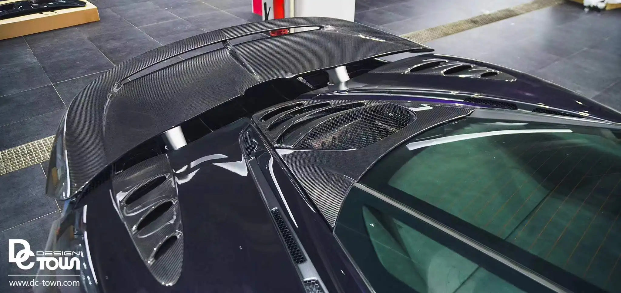 Carbon Fiber N style Rear Vented Spoiler wing - McLaren 720s